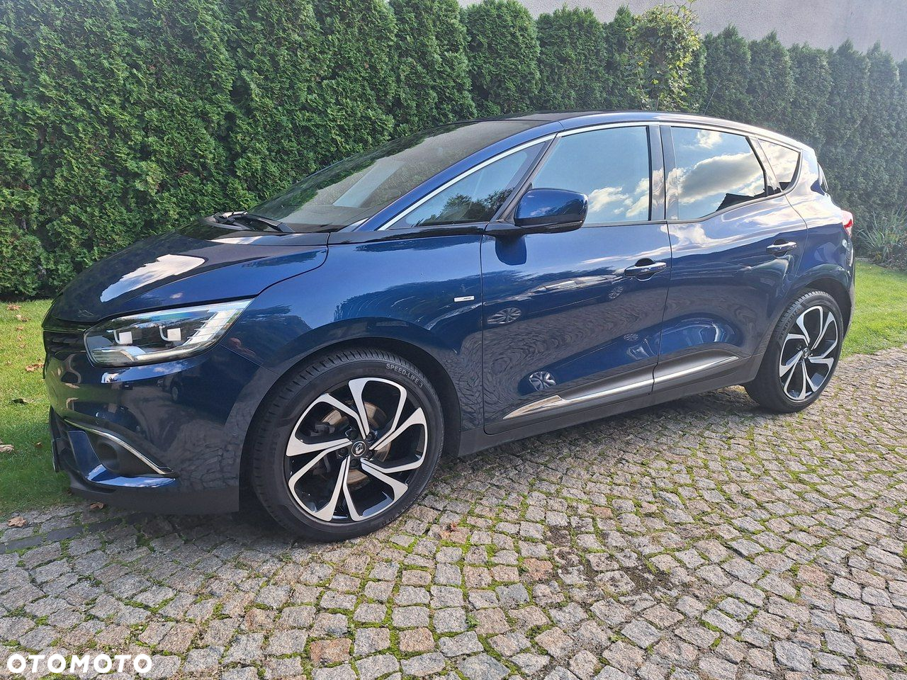 Renault Scenic ENERGY TCe 130 BOSE EDITION - 32