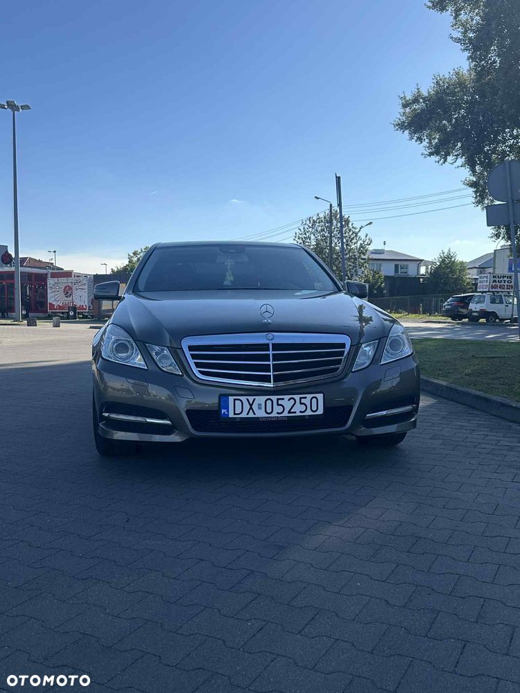 Mercedes-Benz Klasa E 200 CGI BlueEffICIENCY Avantgarde - 1