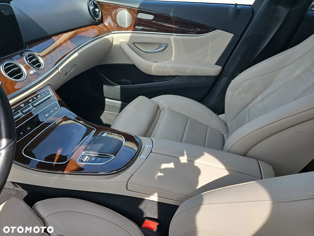 Mercedes-Benz Klasa E 300 de 4-Matic Avantgarde - 16