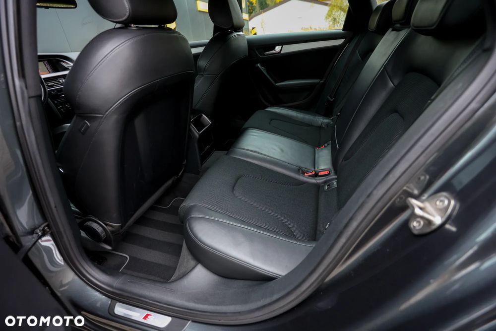 Audi A4 2.0 TDI DPF S line Sportpaket - 19