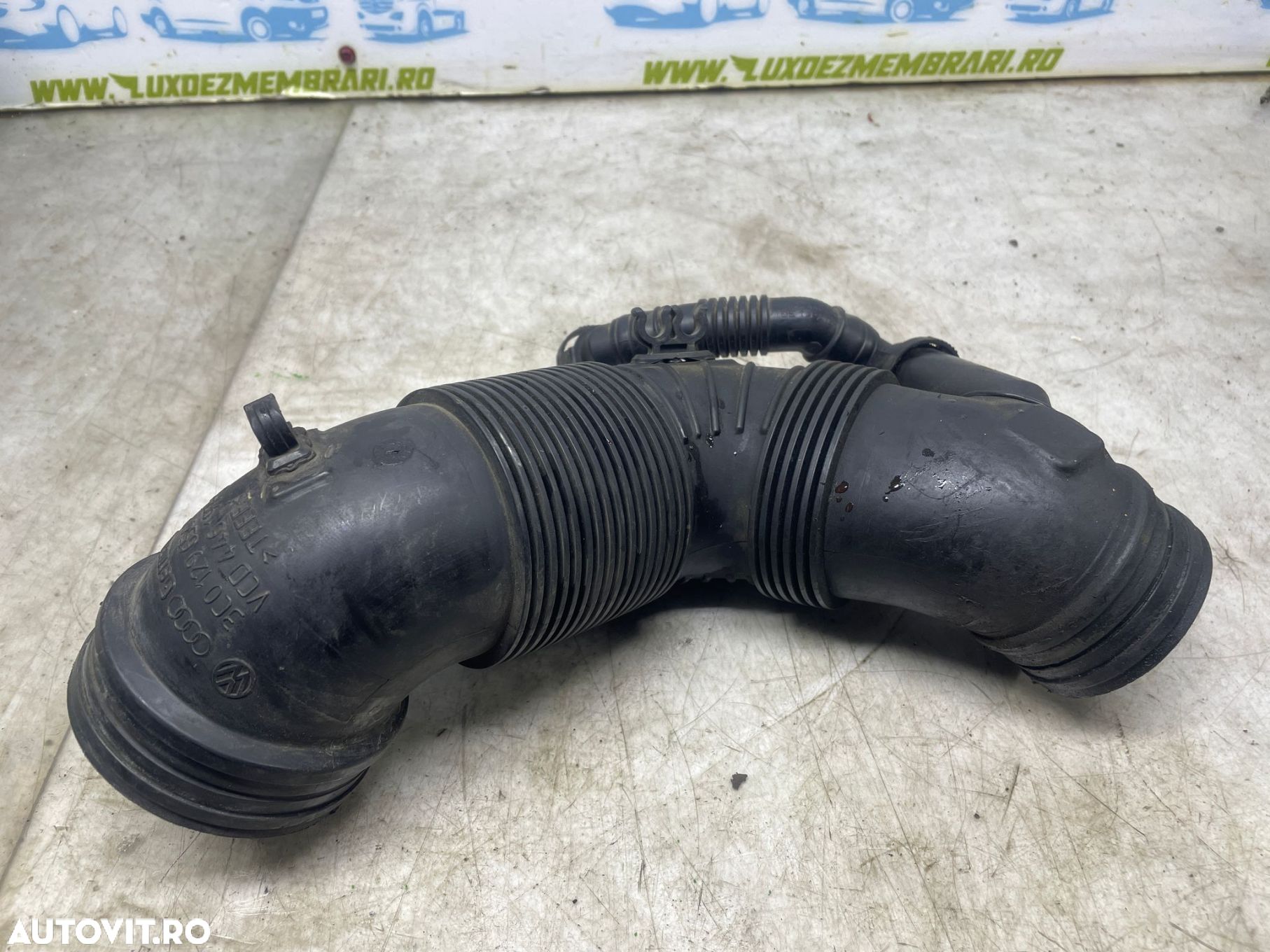 Furtun admisie 3C0129654P  2.0 tdi BMM Audi A3 8P/8PA [facelift] [200 - 1