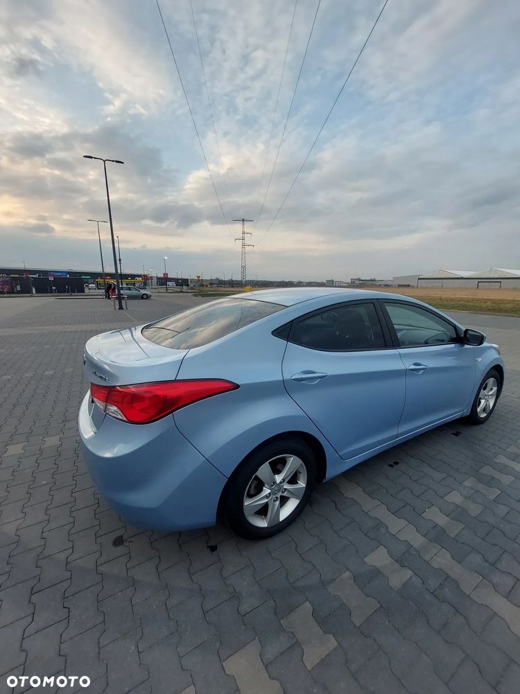 Hyundai Elantra 1.6 Classic + - 7