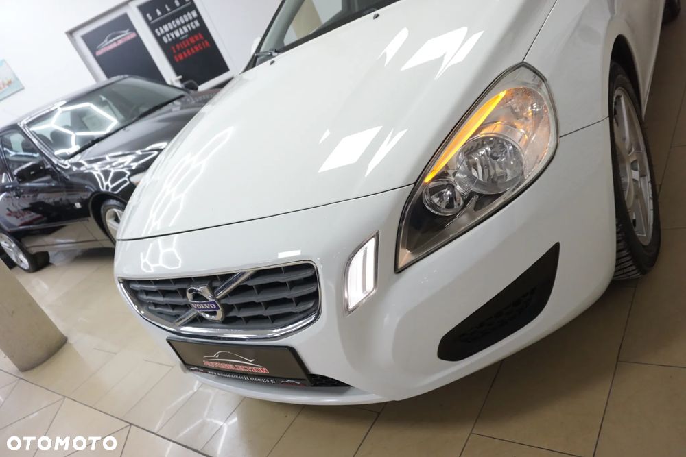 Volvo V60 D3 Momentum - 15