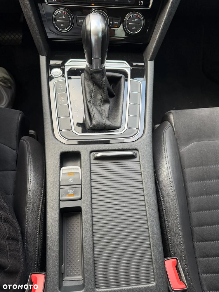 Volkswagen Passat 1.8 TSI BMT Highline DSG - 38