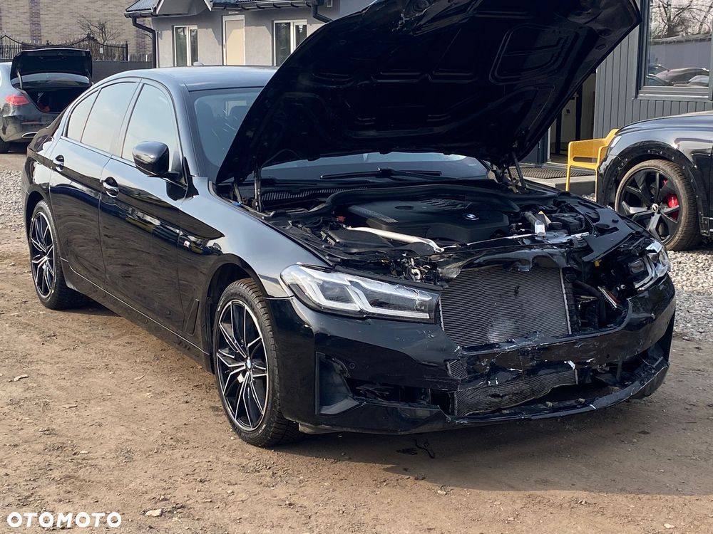 BMW Seria 5 530i Luxury Line sport - 9