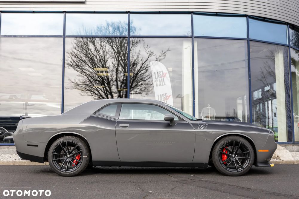 Dodge Challenger 5.7 R/T - 25