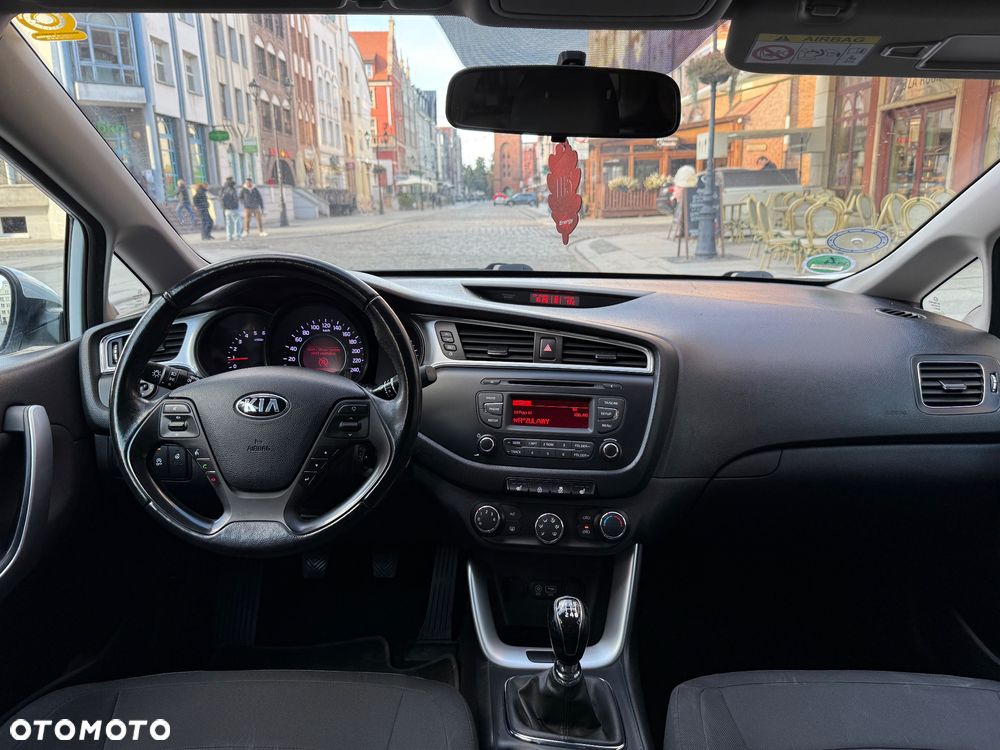 Kia Ceed 1.6 CRDi 136 ISG Dream Team Edition - 13
