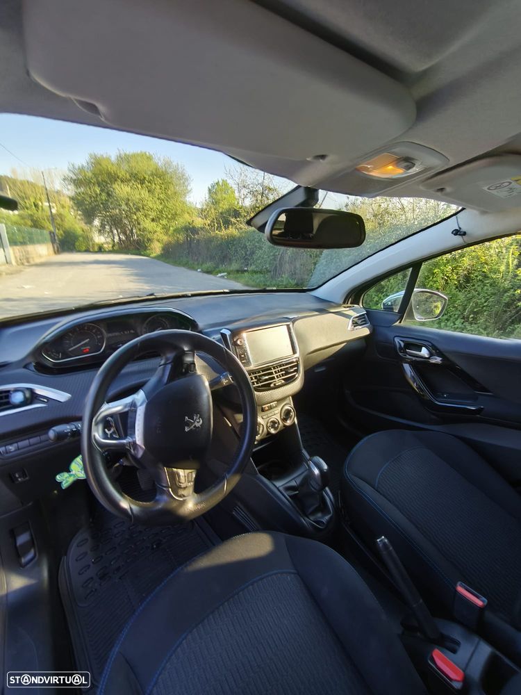 Peugeot 208 1.2 PureTech Style - 11