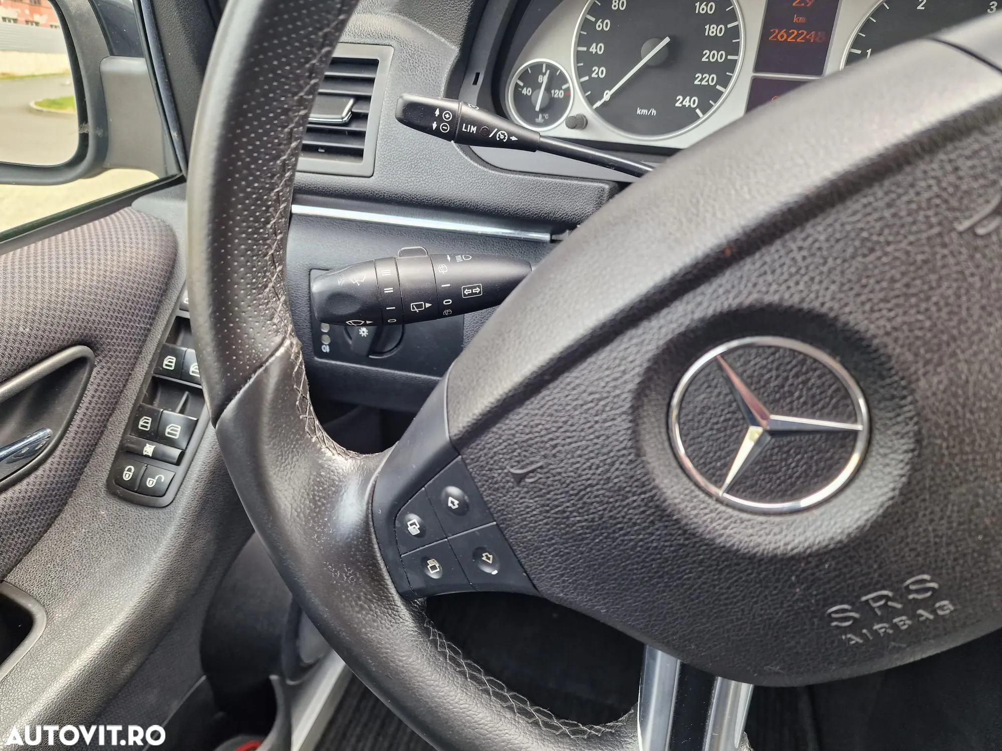 Mercedes-Benz B - 18