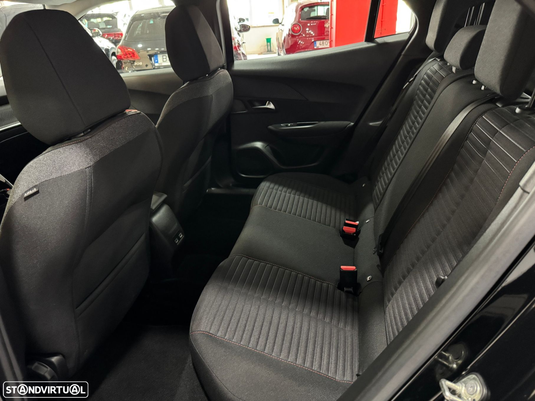 Peugeot e-2008 Active Pack - 38