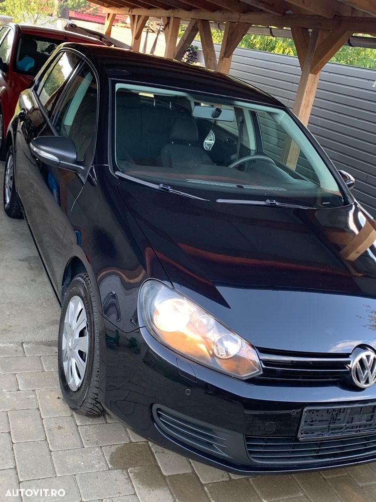 Volkswagen Golf - 1