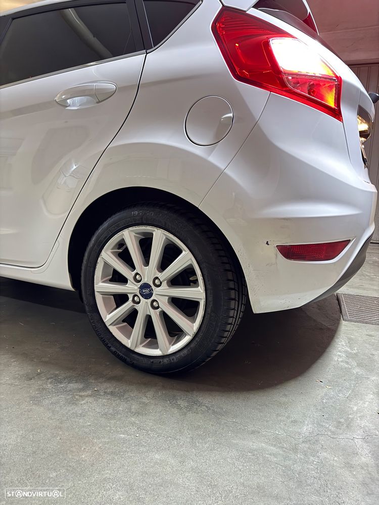 Ford Fiesta 1.0 EcoBoost Titanium - 18