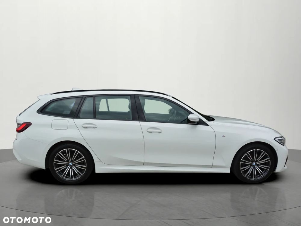 BMW Seria 3 320d xDrive - 12