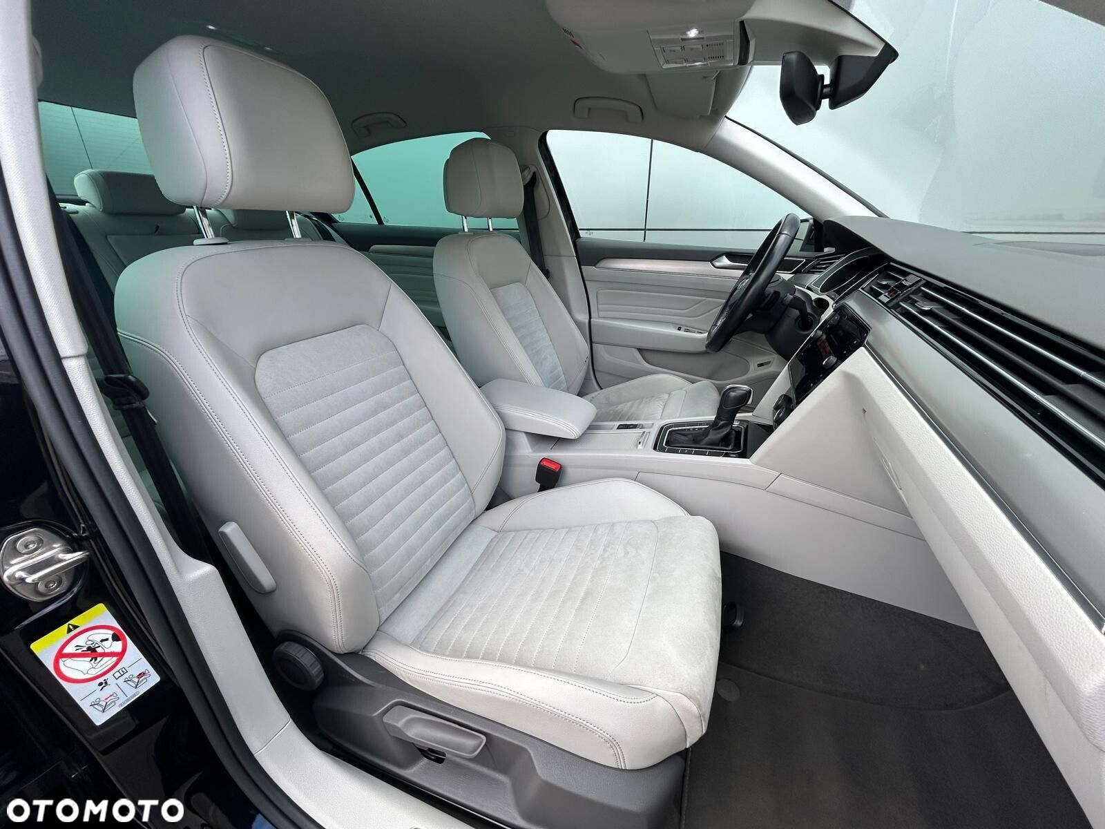 Volkswagen Passat 2.0 TDI 4Mot Elegance DSG - 18