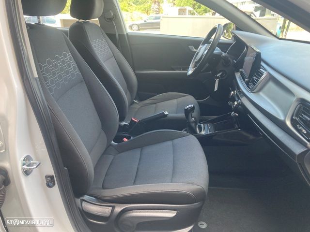 Kia Rio 1.0 T-GDI 100 Vision - 33