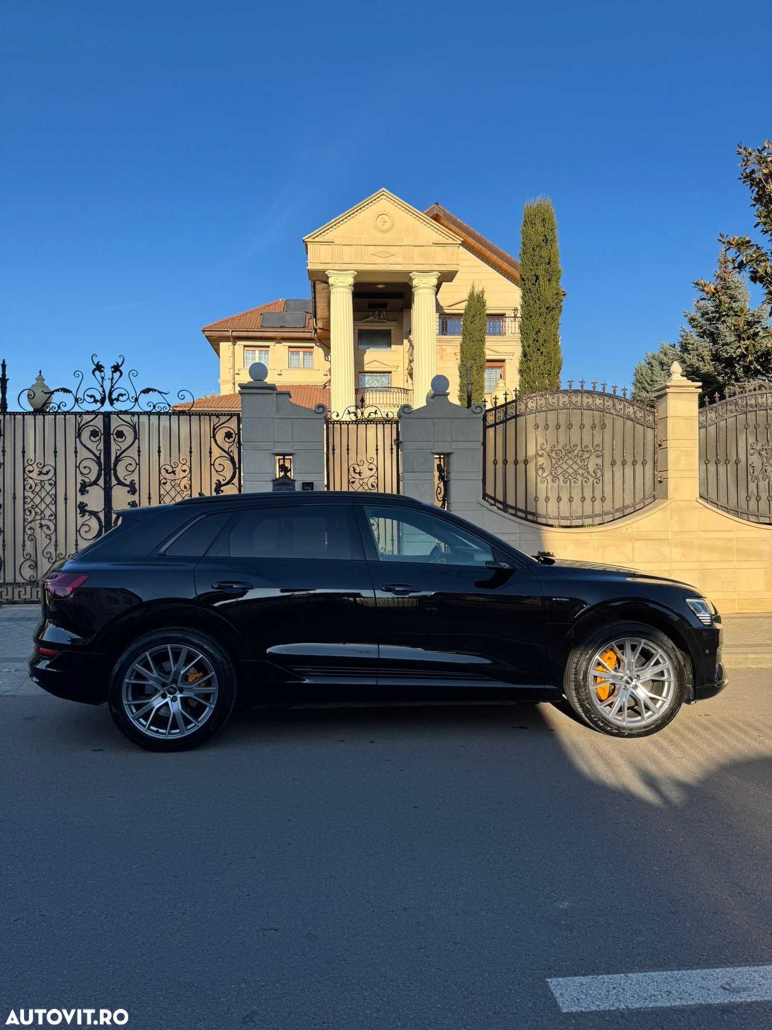 Audi e-tron quattro S - 2