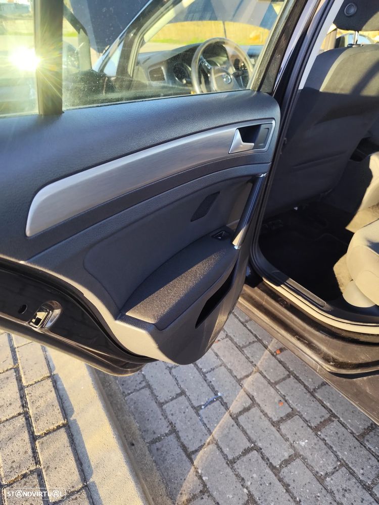 VW Golf Variant 1.6 TDi Confortline - 13