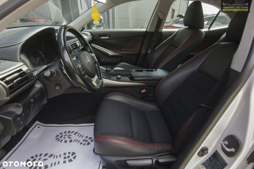 Lexus IS - 25