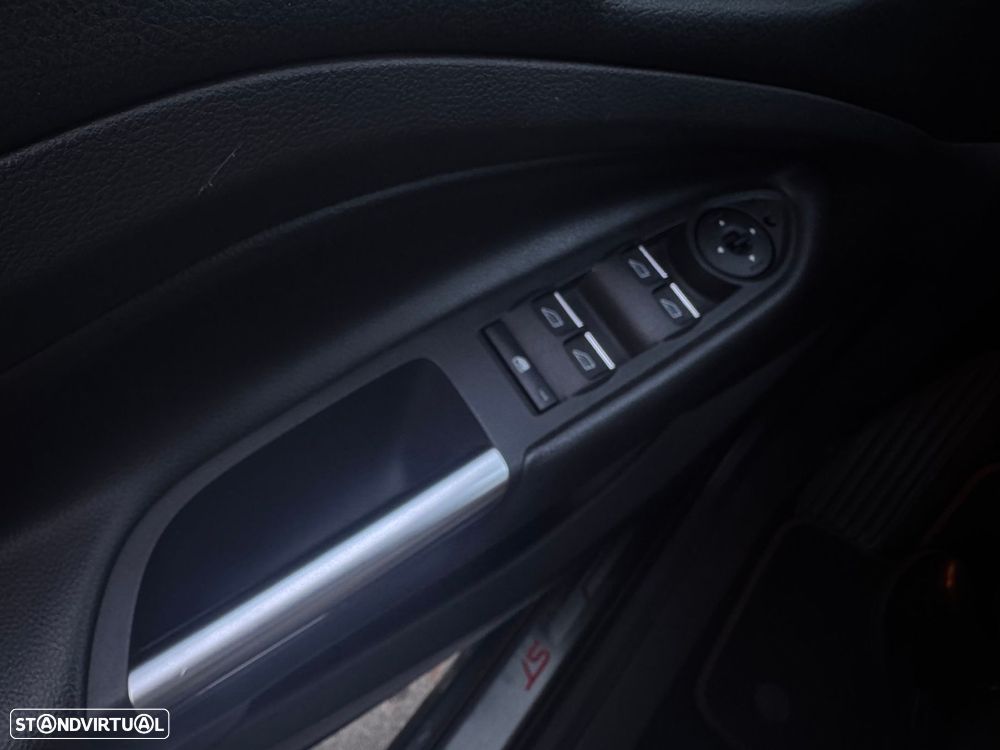 Ford Kuga 1.5 TDCi EcoBlue ST-Line X - 19