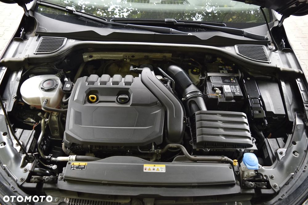 Volkswagen Golf - 8