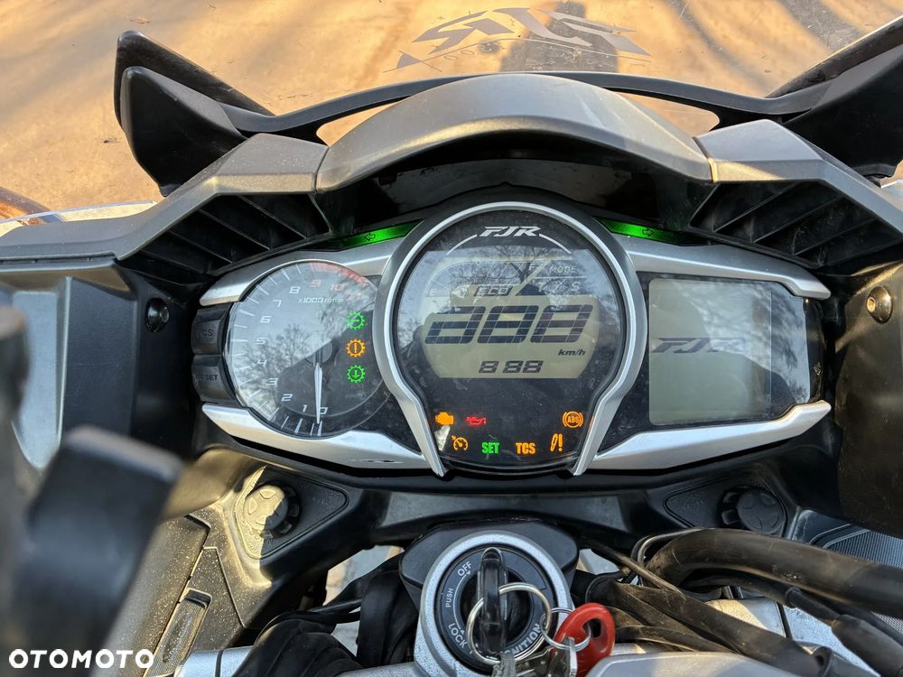 Yamaha FJR - 10