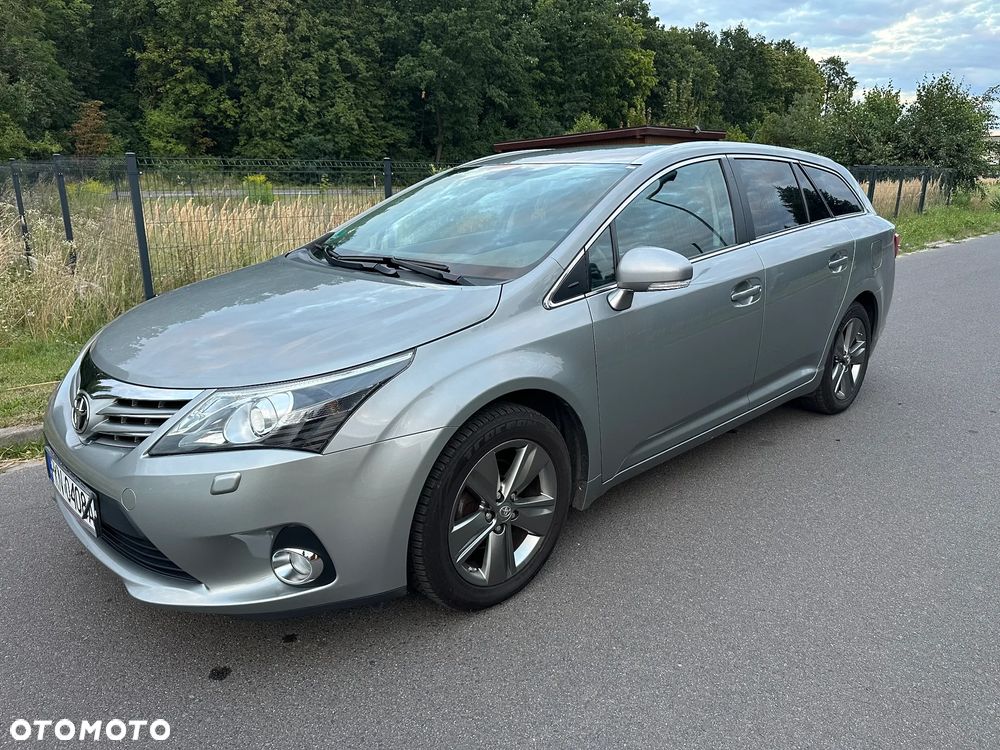 Toyota Avensis Combi 1.8 Executive - 33