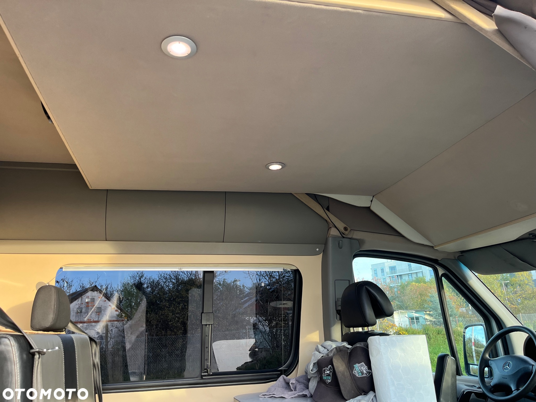 Mercedes-Benz Sprinter - 16
