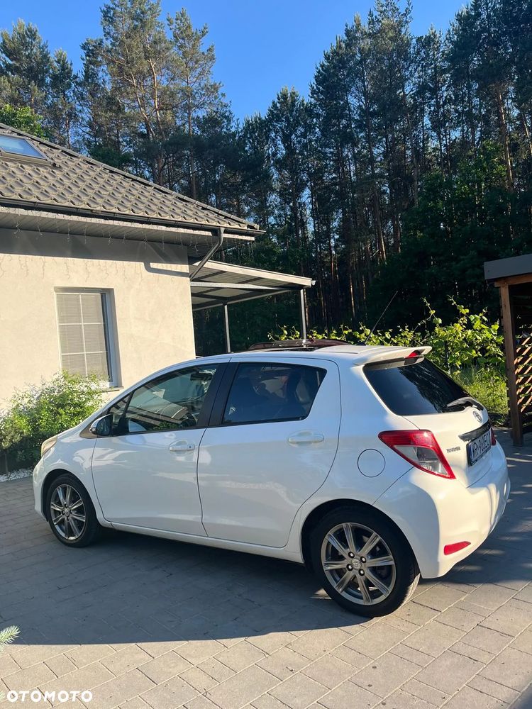 Toyota Yaris 1.33 Premium - 6
