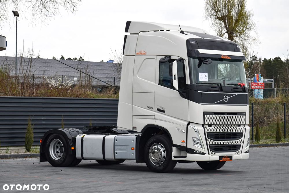 Volvo FH500 / EURO 6 / NOWY MODEL / KLIMATYZACJA POSTOJOWA / ACC / LEDY / 2 ZBIORNIKI / 2022 / NISKI PRZEBIEG / SERWISOWANY / SPROWADZONY - 3