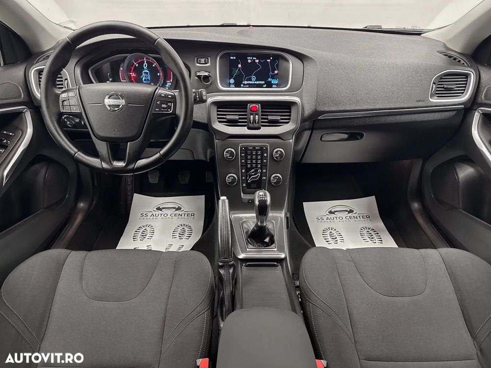 Volvo V40 D4 Kinetic - 5