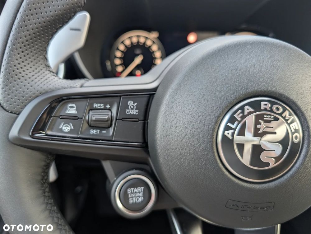 Alfa Romeo Giulia 2.0 Turbo Veloce - 12
