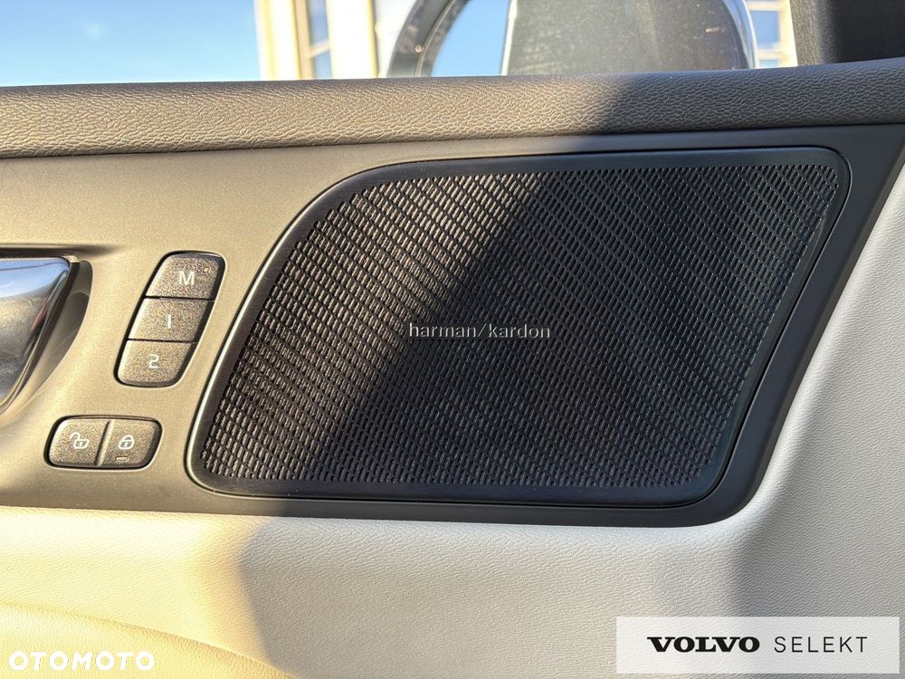 Volvo V60 Cross Country - 10