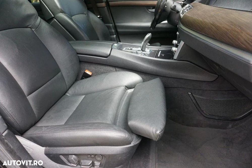 BMW Seria 5 530d Aut. - 9