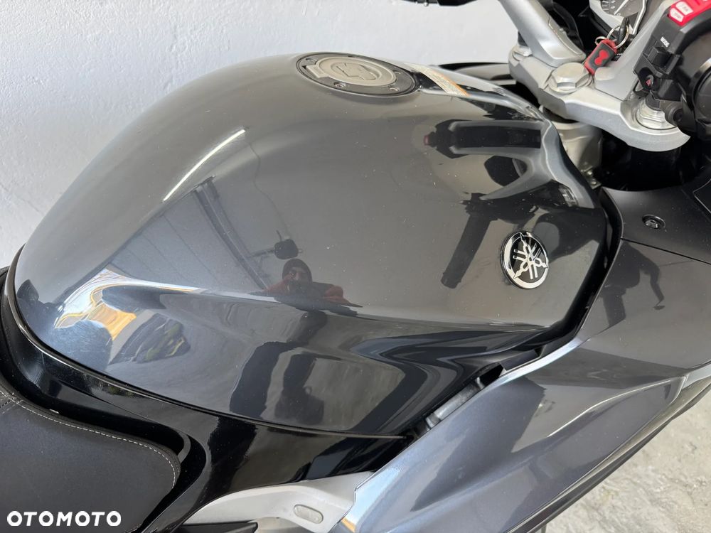 Yamaha FJR - 18