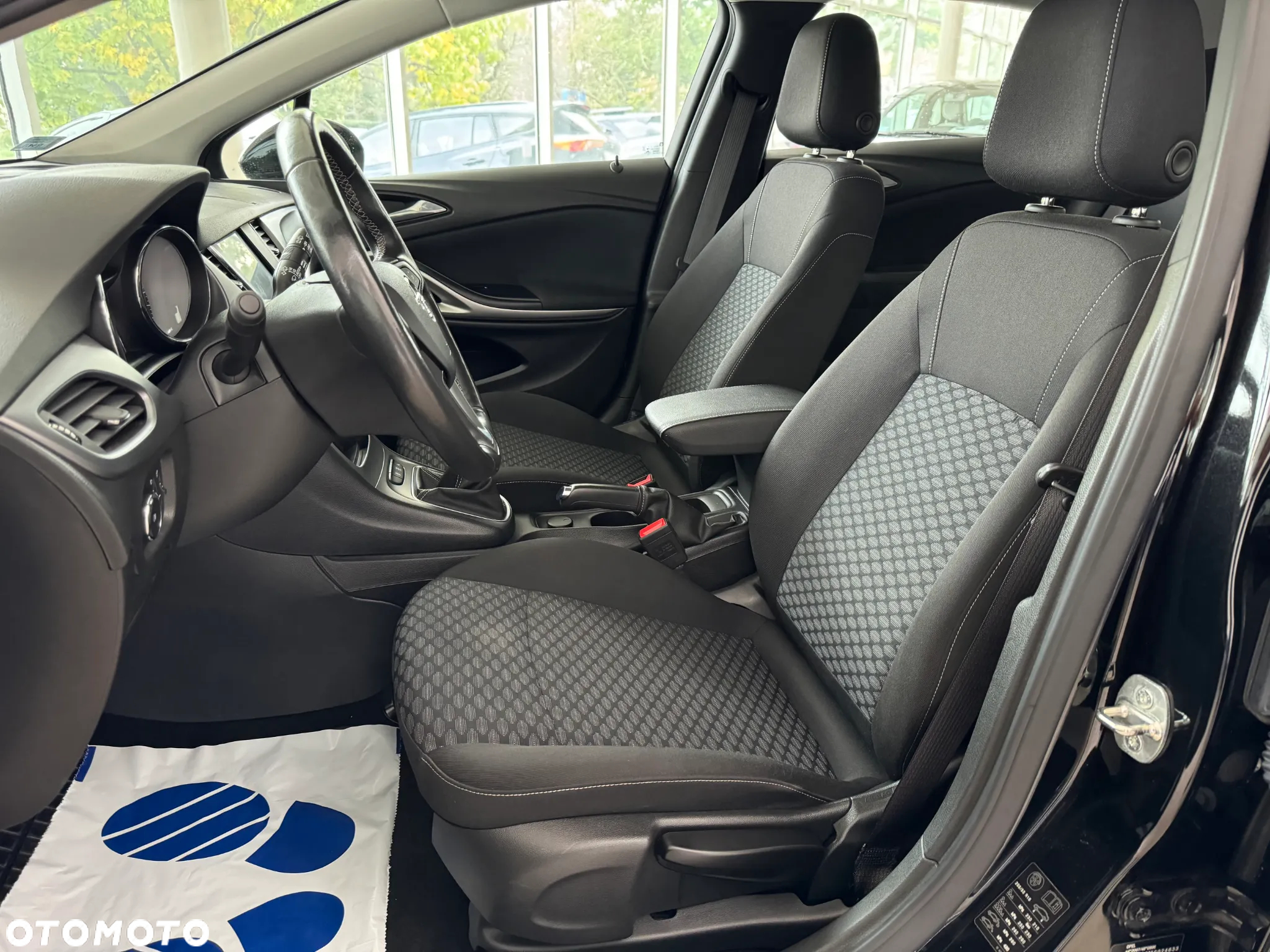 Opel Astra V 1.2 T Edition S&S - 11