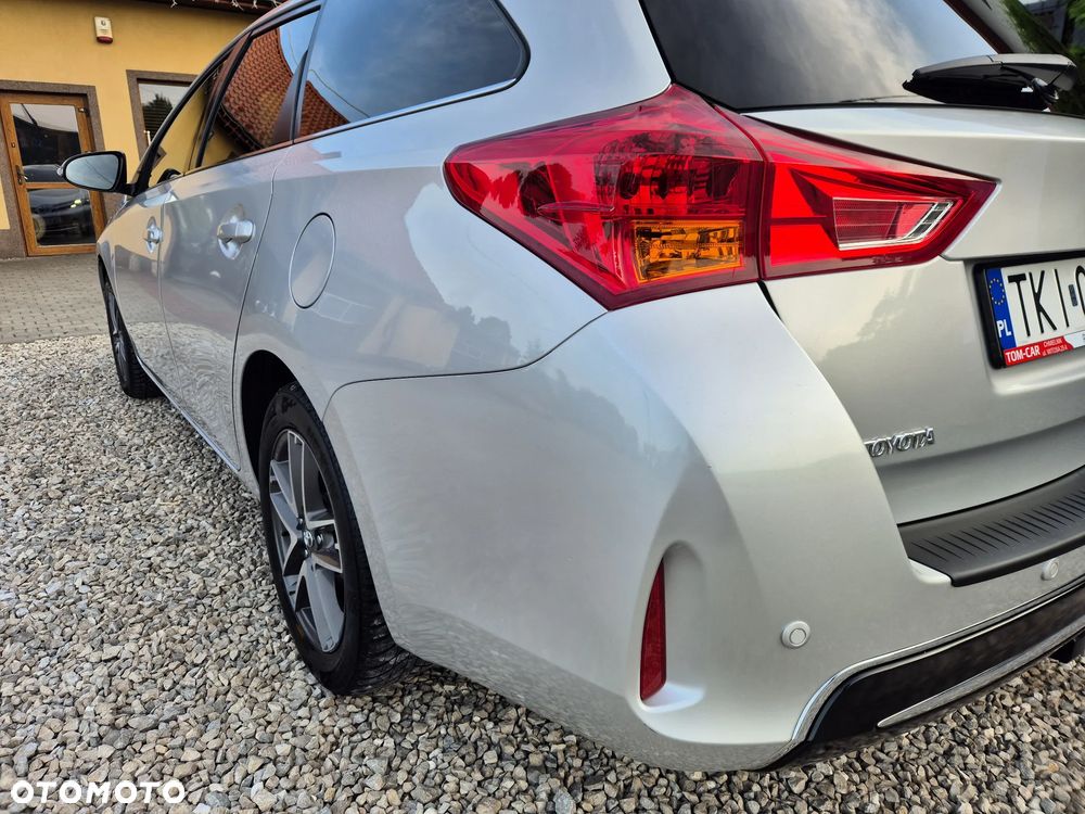 Toyota Auris 1.6 Valvematic Executive - 11