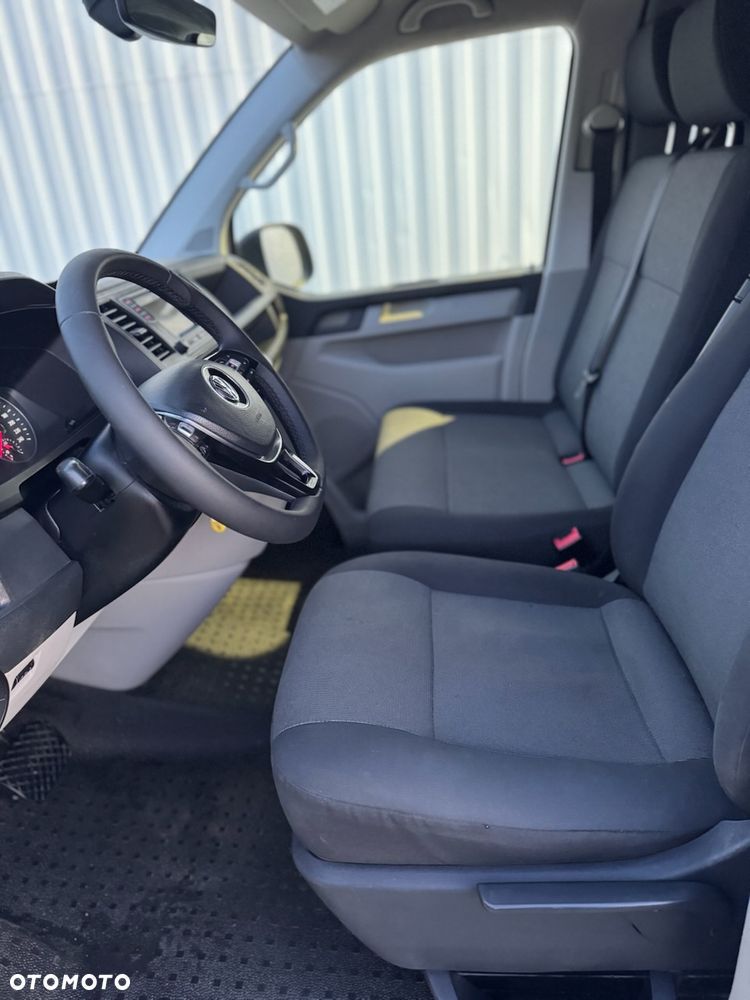 Volkswagen Transporter - 27