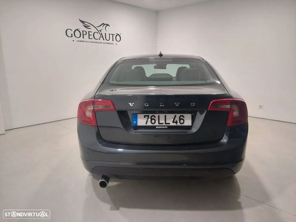 Volvo V60 2.0 D3 Momentum - 22