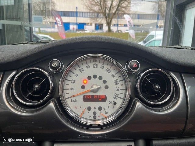 MINI Cabrio One Sidewalk - 20