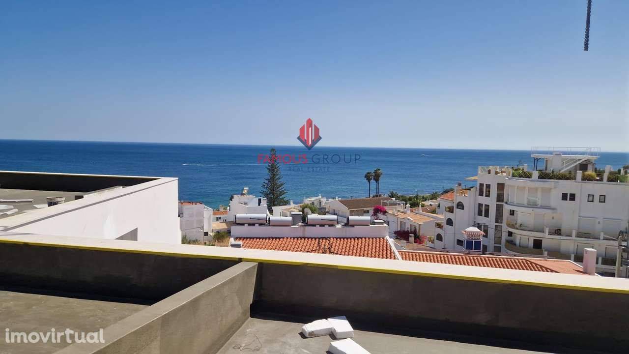 Condomínio fechado praia da Luz com piscina e garagem - Grande imagem: 2/17