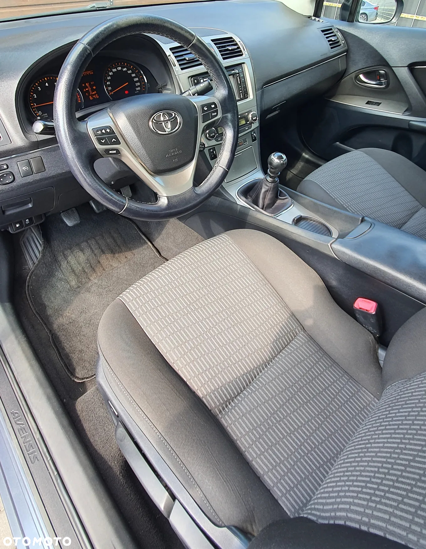 Toyota Avensis 1.8 Sol plus NAVI - 15
