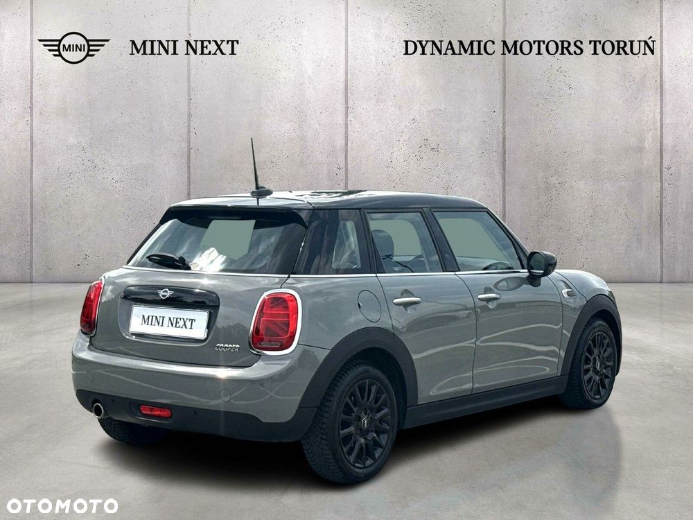 MINI Cooper Standard - 2