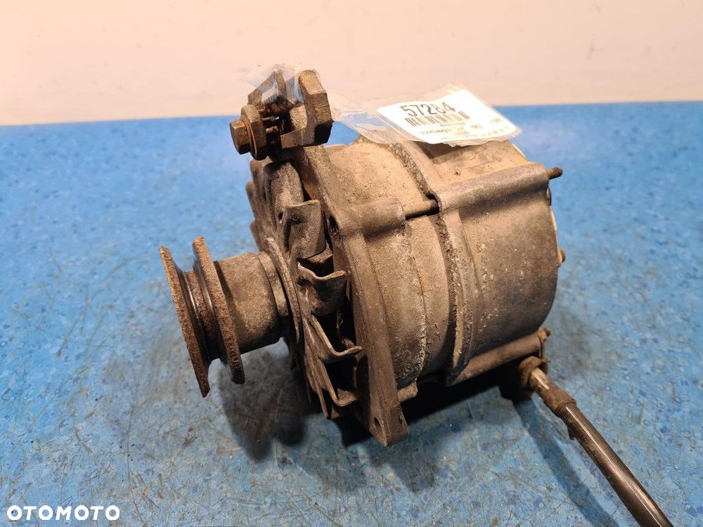 VOLKSWAGEN GOLF II 1.6B ALTERNATOR - 3