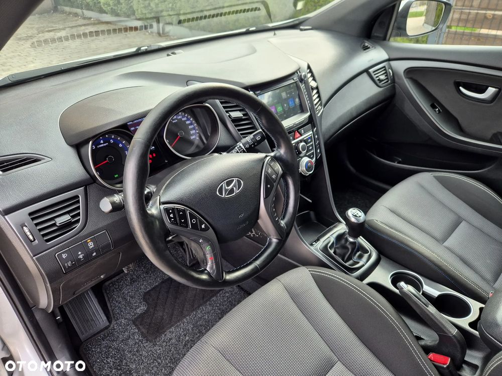 Hyundai i30 blue Kombi 1.6 GDi Passion - 27