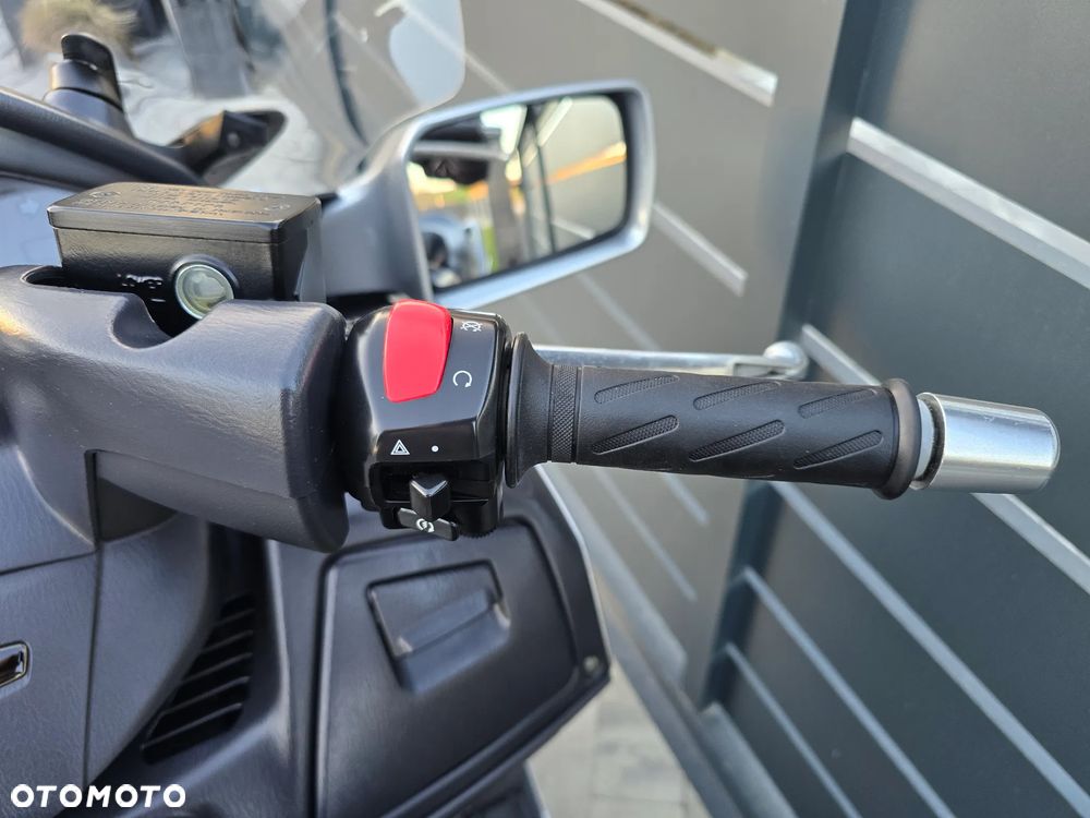 Suzuki Burgman - 11