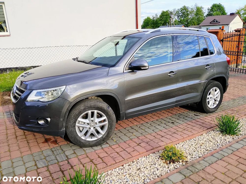 Volkswagen Tiguan 2.0 TDI DPF BlueMotion Technology Exclusive - 4