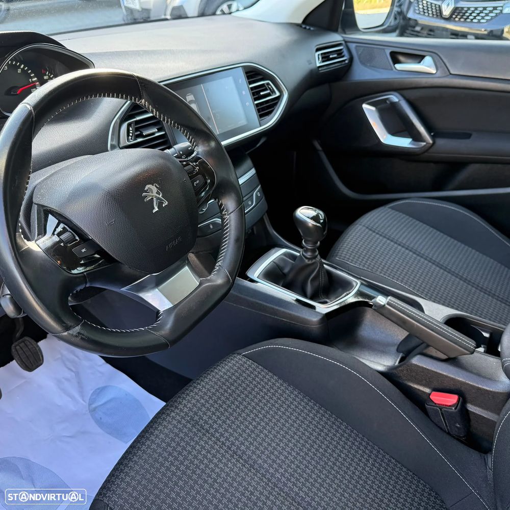 Peugeot 308 - 11