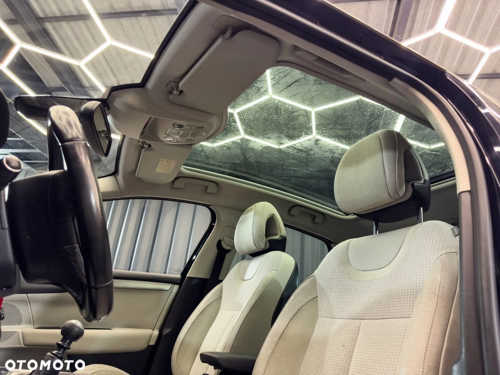 Citroën C4 HDi 150 Selection - 2