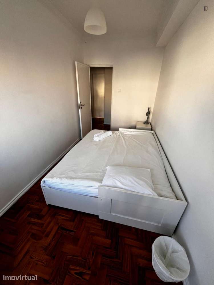 Quarto - localizado em Entrecampos Lisbon - Grande imagem: 2/15