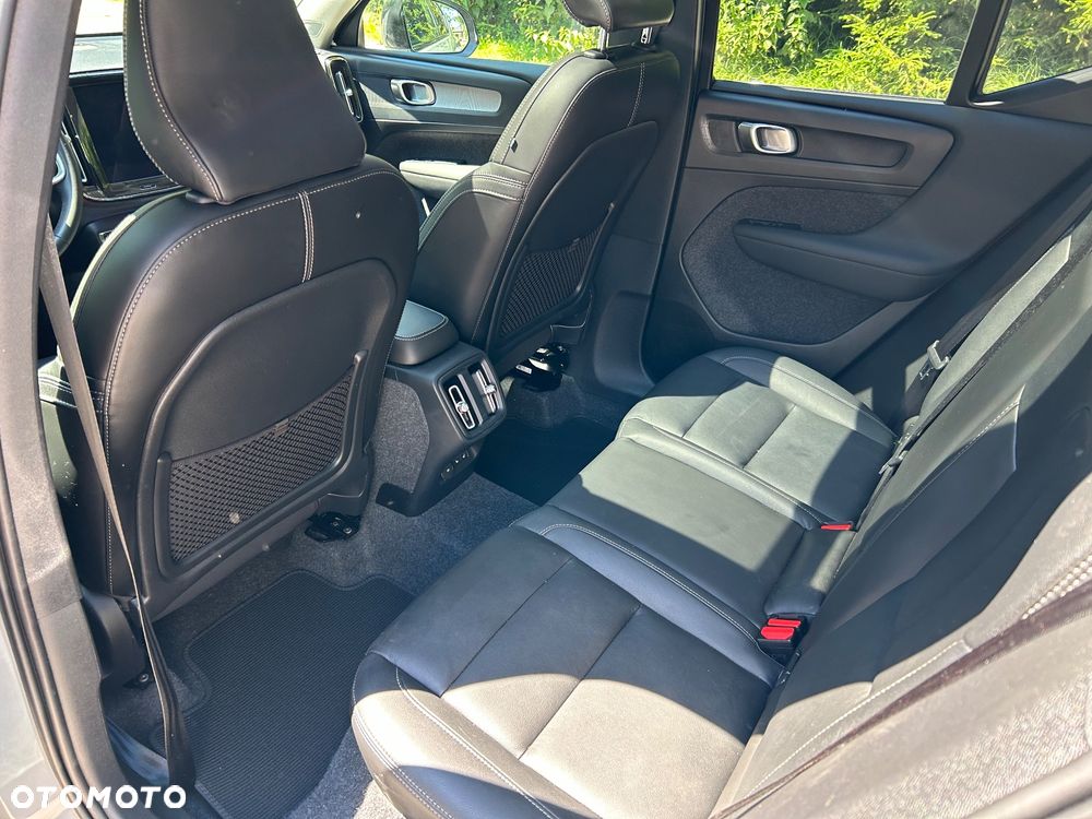 Volvo XC 40 B5 B AWD Momentum Pro - 15